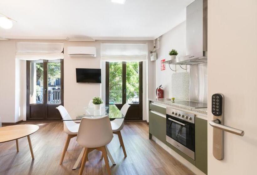 استودیو استاندارد با بالکن, Roisa Centro