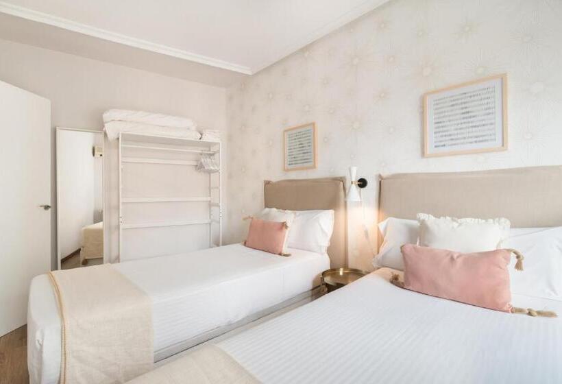 آپارتمان 1 خوابه با بالکن, Roisa Centro