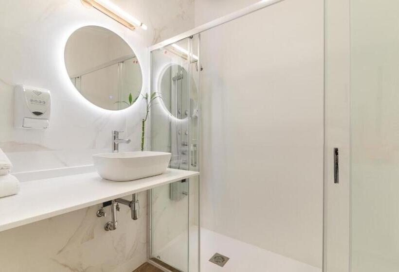 آپارتمان 1 خوابه با تراس, Roisa Centro