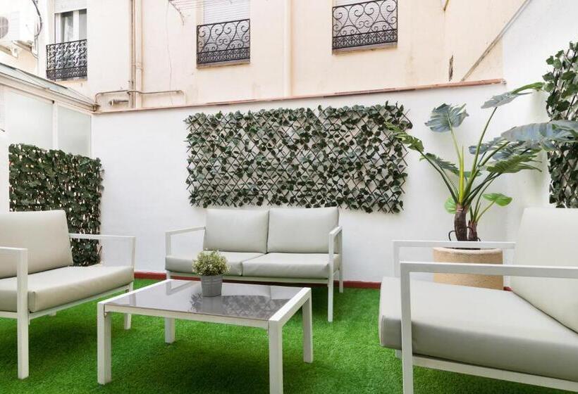 آپارتمان 1 خوابه با تراس, Roisa Centro