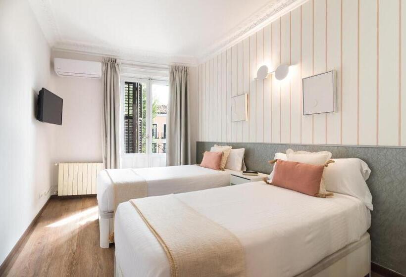 5 Bedroom Apartment, Roisa Centro