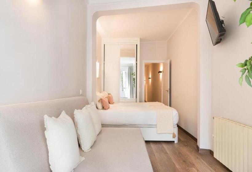 5 Bedroom Apartment, Roisa Centro