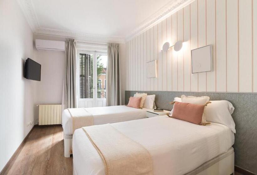 5 Bedroom Apartment, Roisa Centro