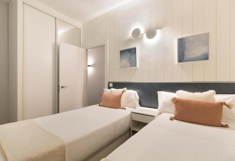 5 Bedroom Apartment, Roisa Centro