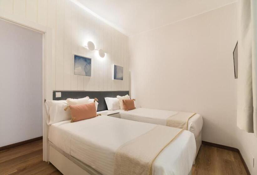 5 Bedroom Apartment, Roisa Centro