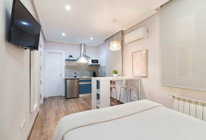 استودیوی استاندارد, Roisa Centro