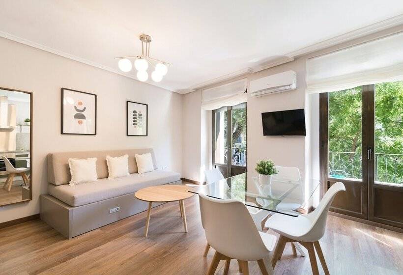 استودیو استاندارد با بالکن, Roisa Centro