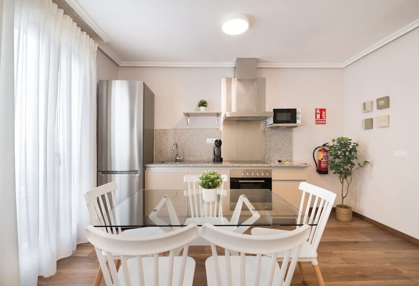 آپارتمان 1 خوابه, Roisa Centro