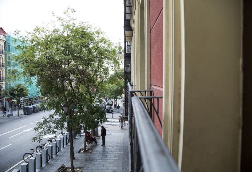 آپارتمان 1 خوابه با بالکن, Roisa Centro