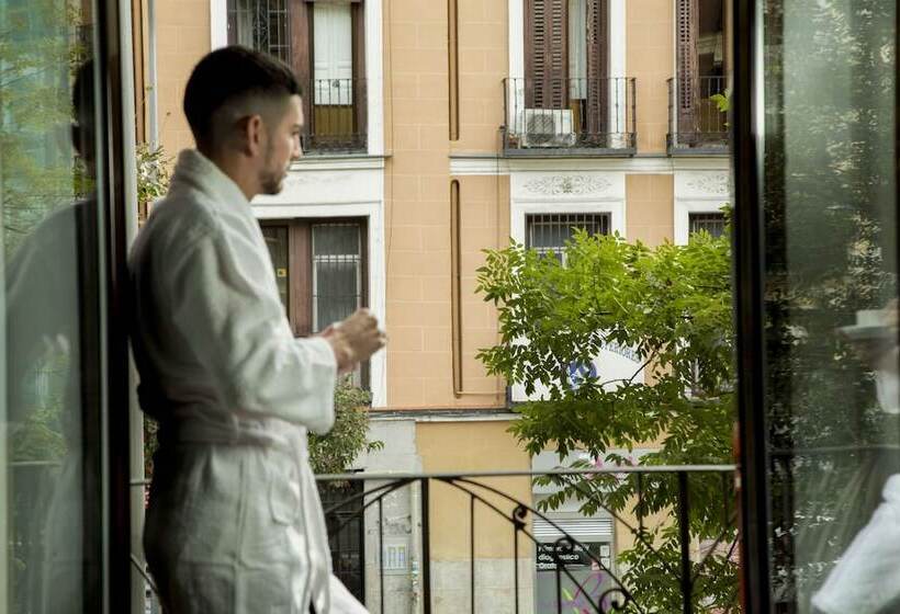 5 Bedroom Apartment, Roisa Centro