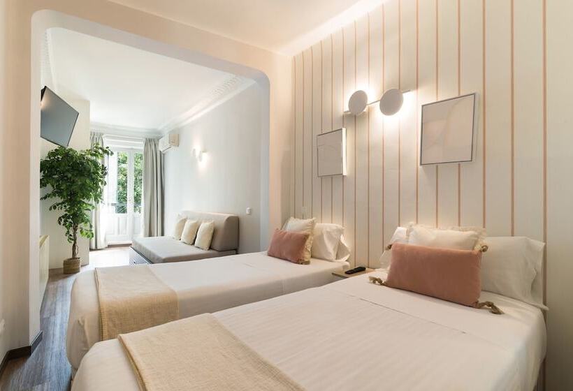 5 Bedroom Apartment, Roisa Centro