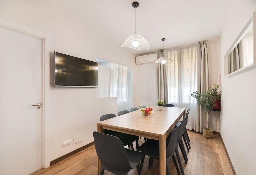 5 Bedroom Apartment, Roisa Centro