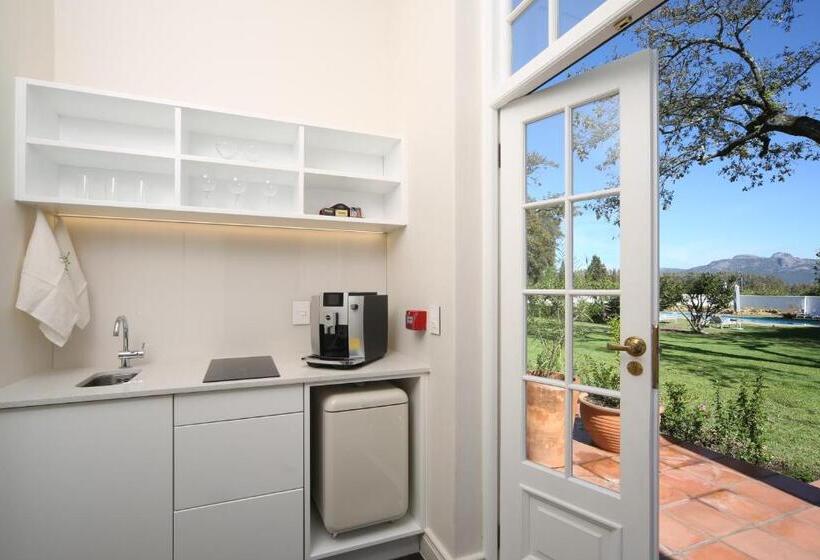 غرفة قياسية مطلّة علي حمام السباحة, Adara Palmiet Valley Luxurious Boutique Farm