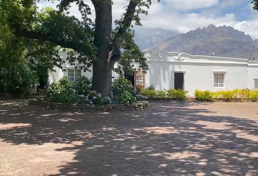 جناح مزود بحمام سباحة, Adara Palmiet Valley Luxurious Boutique Farm