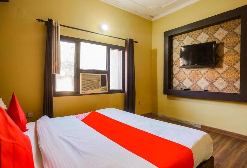 Klassiskt Trippelrum, Collection O Suryansh