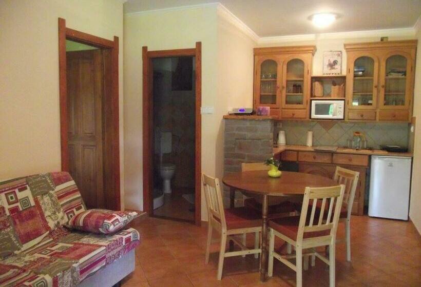 ２ベッドルームアパートメント, Dinnyelaposi Vendégház