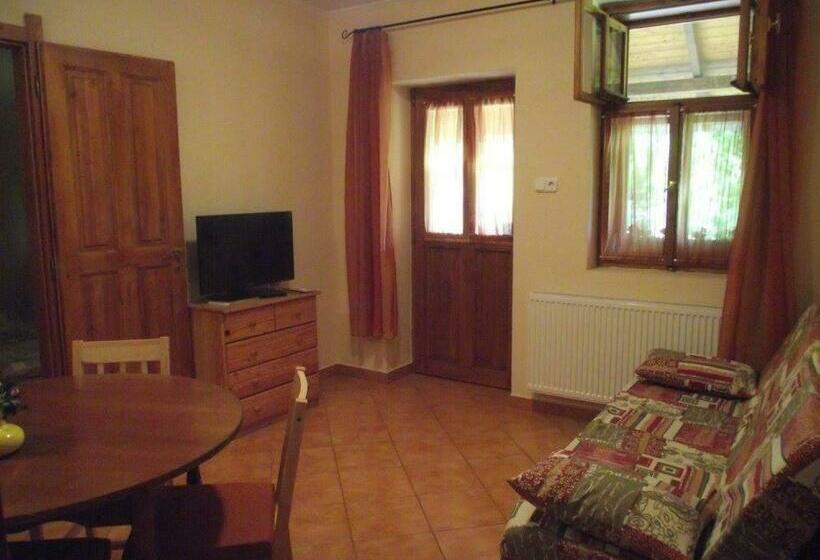 ２ベッドルームアパートメント, Dinnyelaposi Vendégház