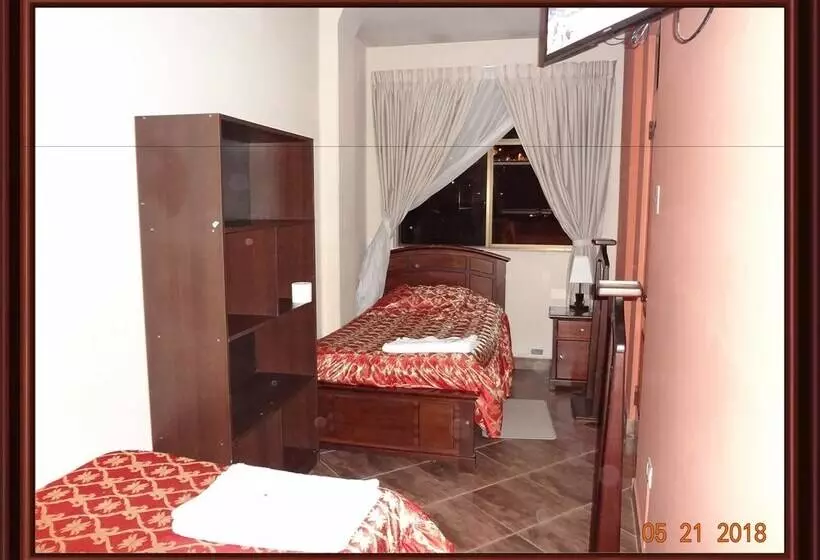 اتاق استاندارد یک نفره, Hostelling Bustillo