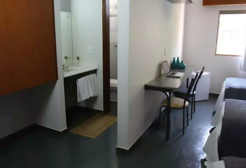 Standard Kolmen Hengen Huone, Arq Inn