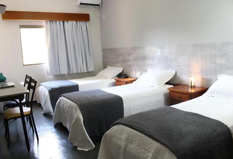Quarto Quádruplo Estandar, Arq Inn