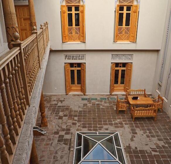 이코노미 룸, Asl