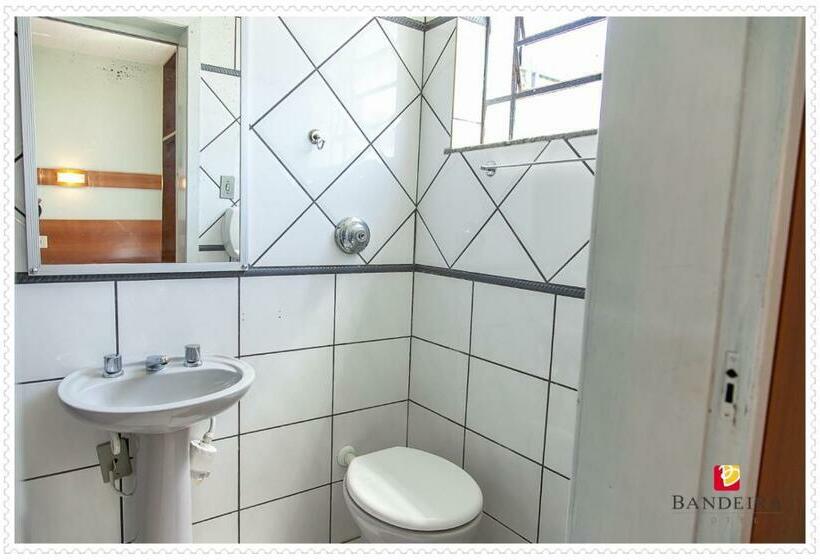 スタンダードルーム, Bandeira