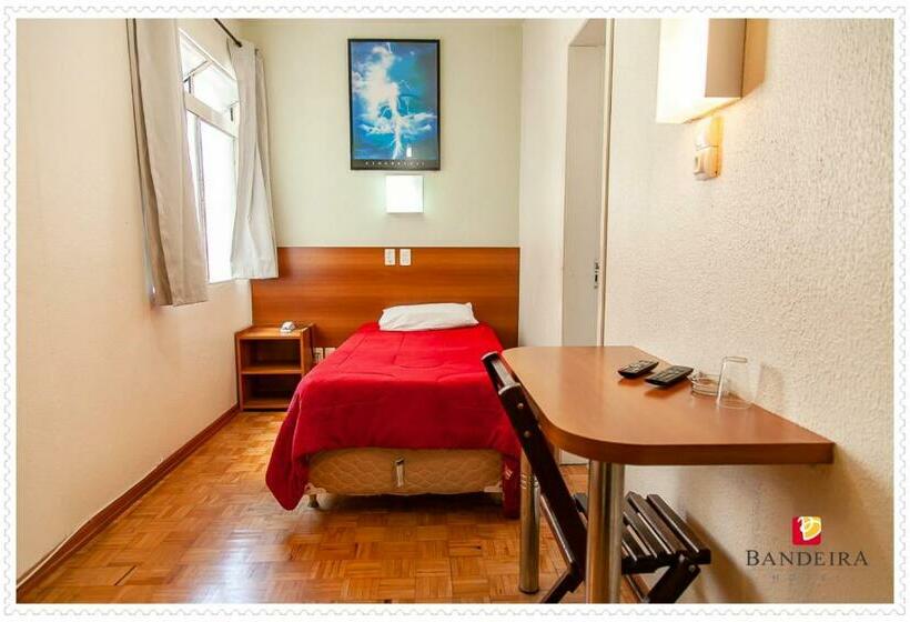 エコノミーシングルルーム, Bandeira
