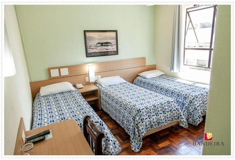 スタンダードトリプルルーム, Bandeira