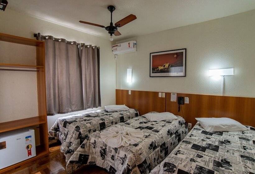 スタンダードトリプルルーム, Bandeira