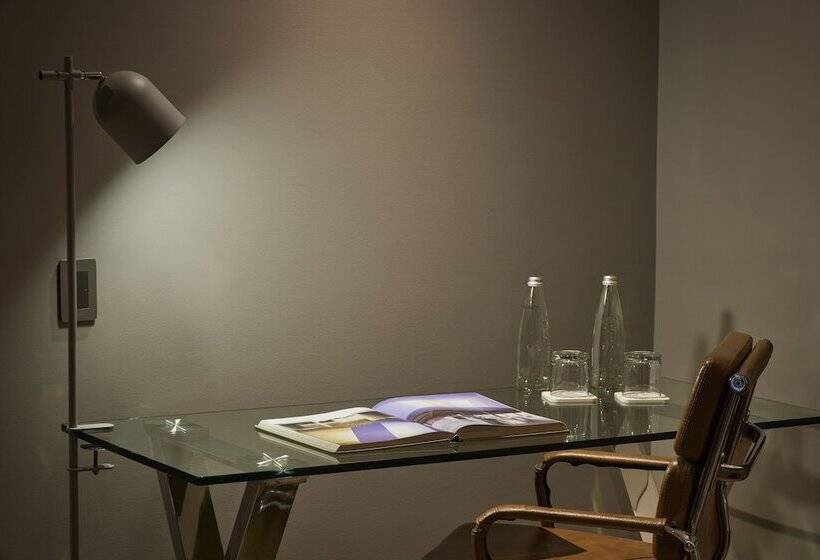 جناح جونيور ديلوكس, Binn