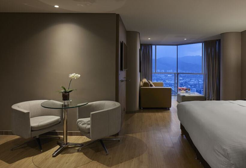 جناح جونيور ديلوكس, Binn