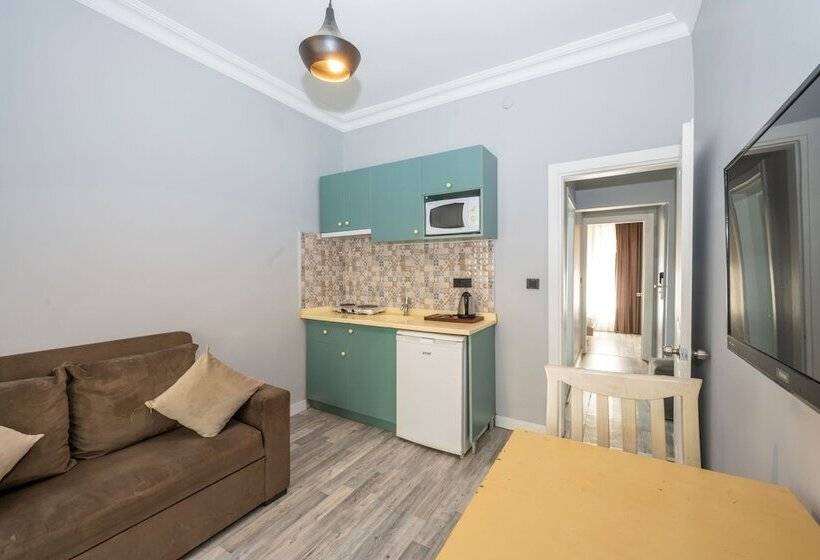 スタンダードスタジオ, Cirrus Suites