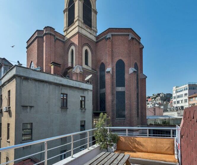 テラス付きスタンダードワンルーム, Cirrus Suites