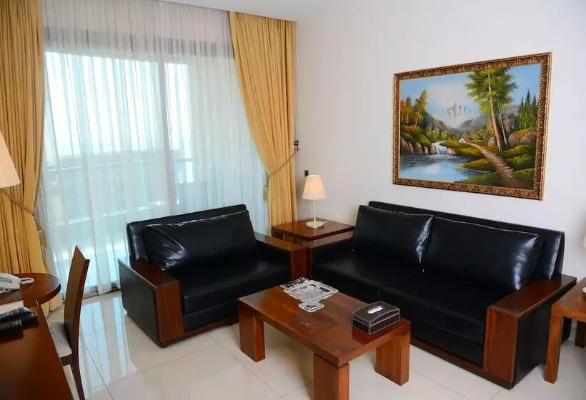 سوئیت با تخت بزرگ, Dolphin Royal Suites