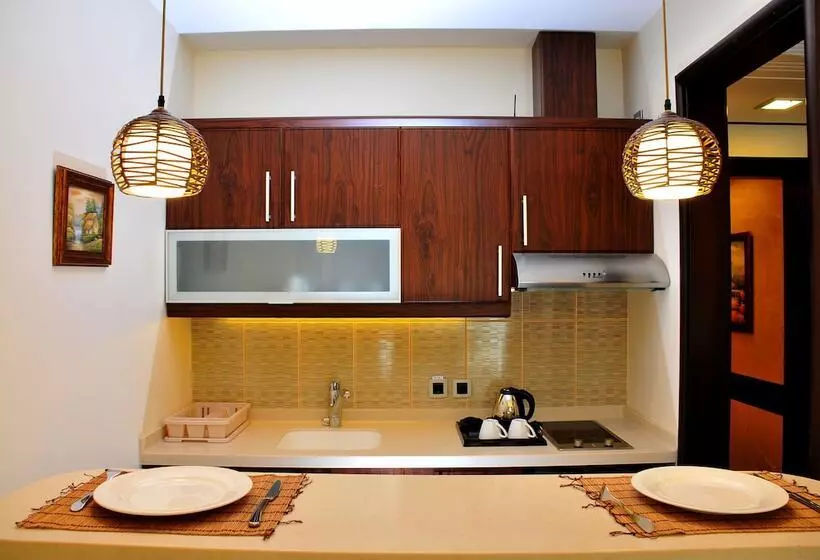 سوئیت با تخت بزرگ, Dolphin Royal Suites