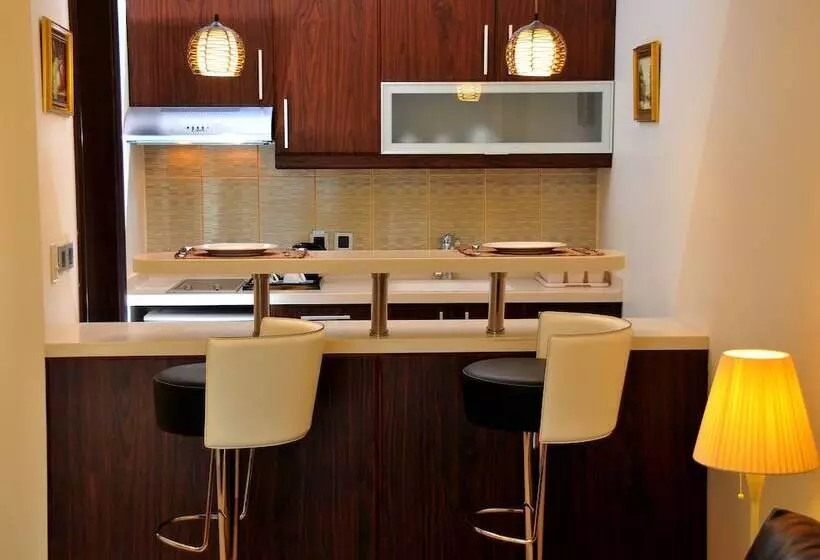 سوئیت با تخت بزرگ, Dolphin Royal Suites