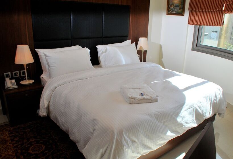 سوئیت با تخت بزرگ, Dolphin Royal Suites