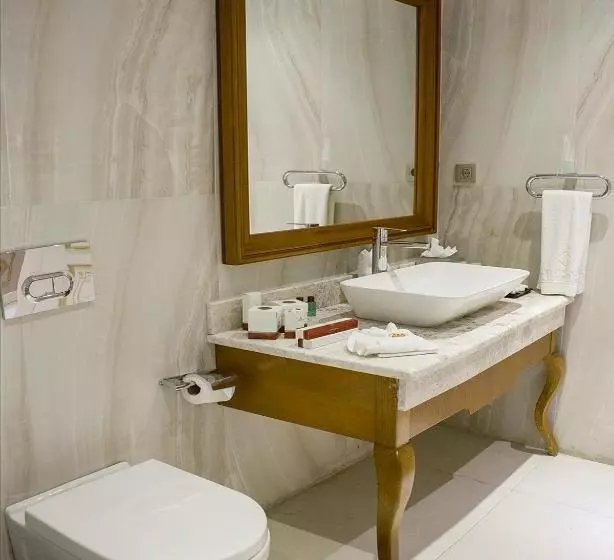 سوئیت پرزیدنت, Euphoria Batumi Convention & Casino