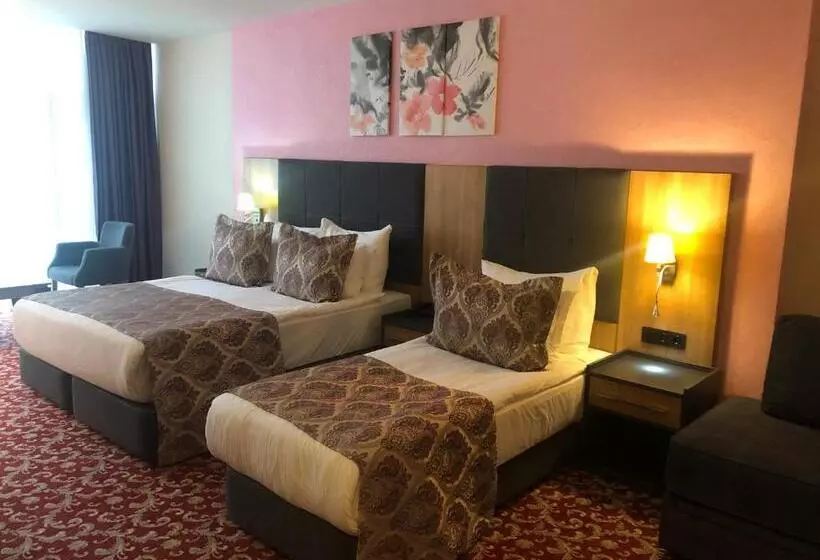 اتاق سوپریور سه تخته, Euphoria Batumi Convention & Casino
