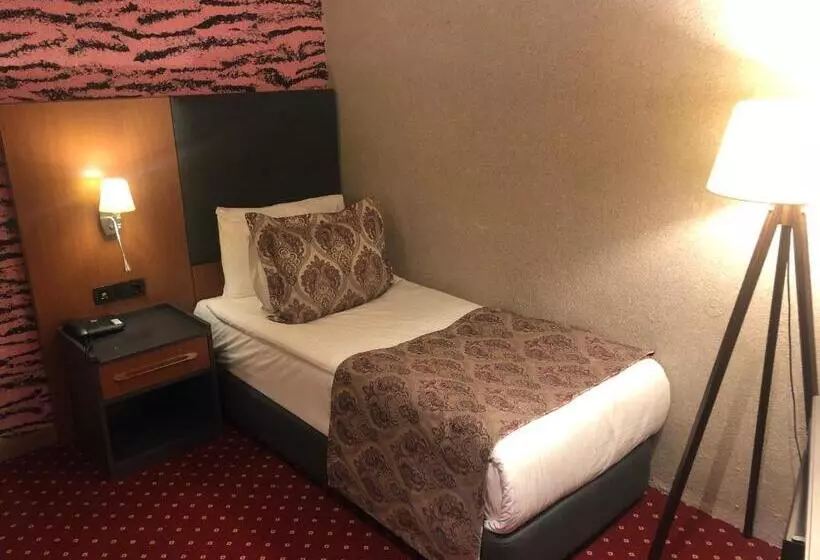 سوییت خانوادگی, Euphoria Batumi Convention & Casino