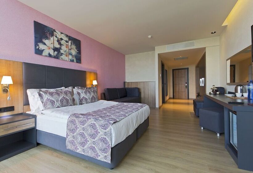 اتاق سوپریور, Euphoria Batumi Convention & Casino