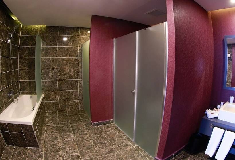 سوییت اجرایی, Euphoria Batumi Convention & Casino