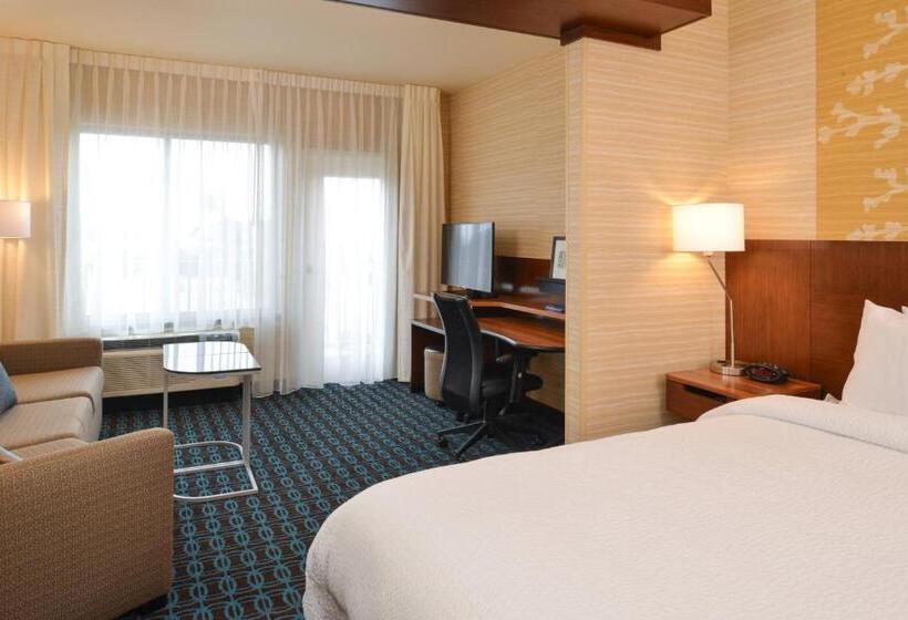 キングサイズベッドのスイートルーム, Fairfield Inn & Suites By Marriott Santa Cruz