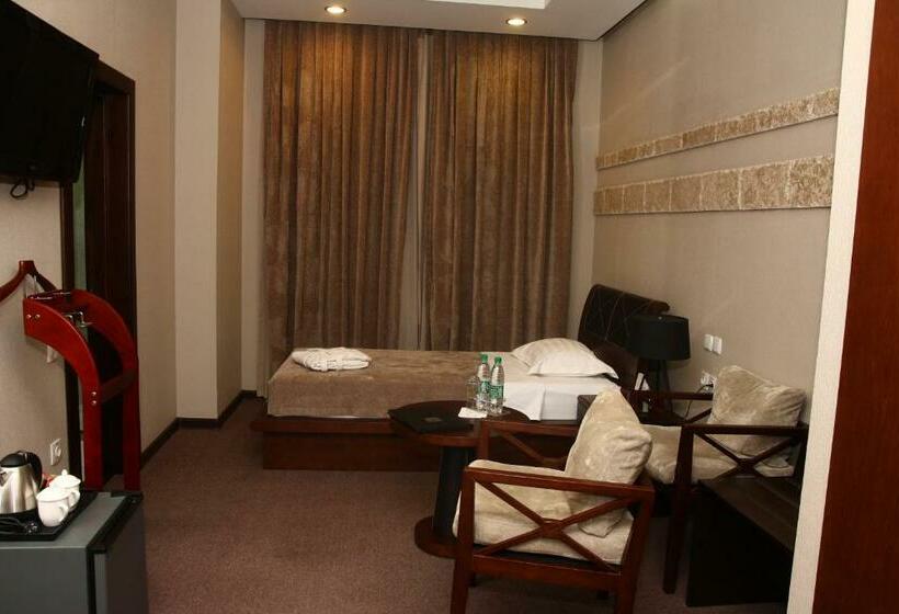 اتاق استاندارد یک نفره, Grand M