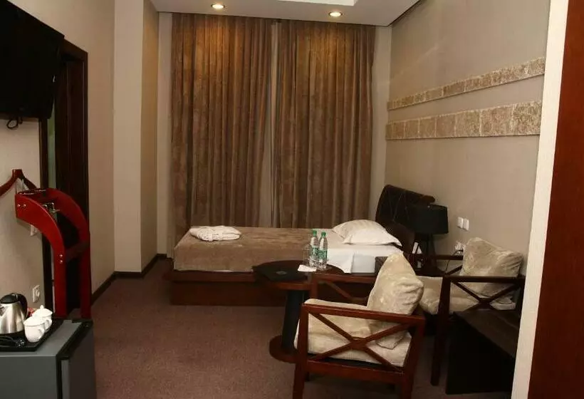 اتاق استاندارد یک نفره, Grand M