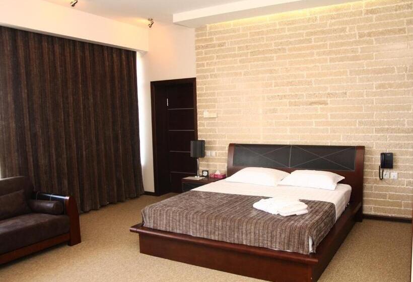 سوییت جونیور راحتی, Grand M