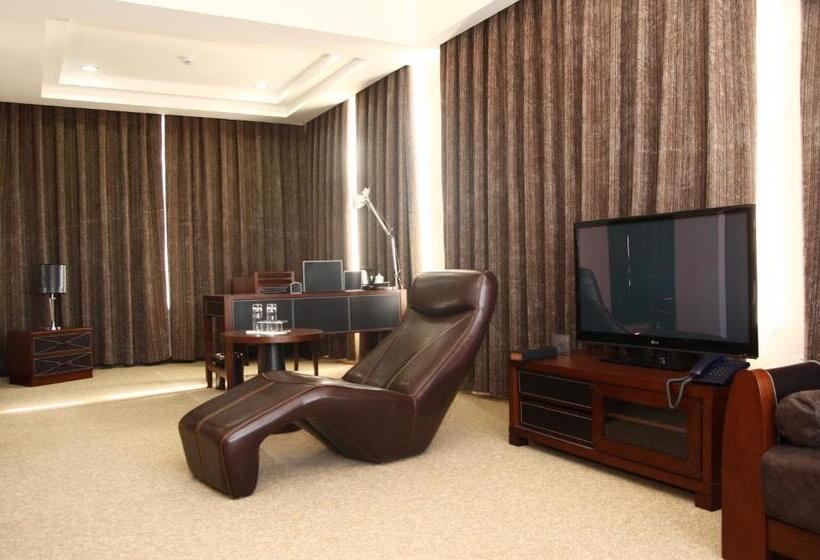 سوییت جونیور راحتی, Grand M