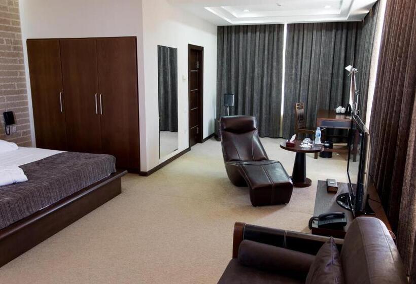 سوییت جونیور راحتی, Grand M