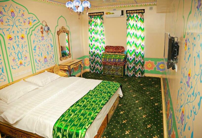 标准间, Hon Saroy