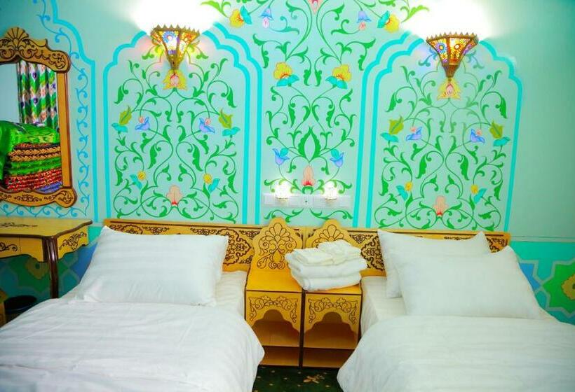 标准间, Hon Saroy